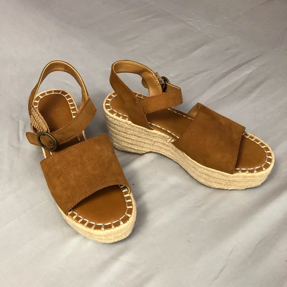 Universal Thread Brown Espadrille Wedge‎ Sandals Vegan Suede Women’s size 7.5